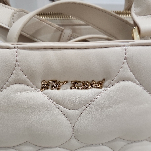🔹️Betsey Johnson🔹️ Chalk XODELTA Quilted Heart Satchel Bag Wallet Bundle Set - Picture 4 of 12